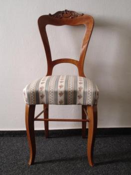 Vier Stühle - Nussbaumfurnier - 1860
