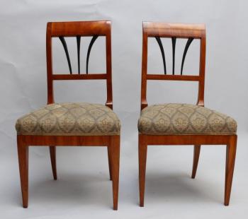Zwei Stühle - Massivholz, Kirschfurnier - 1830